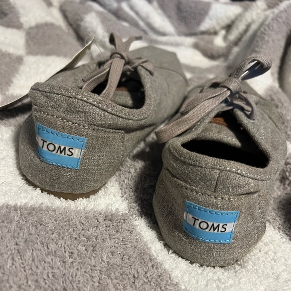 TOMS gray new - Picture 3 of 5